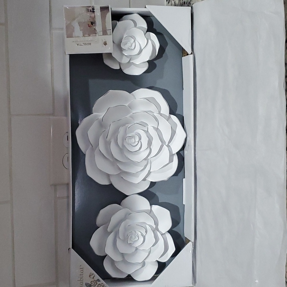 NWT 3 PC ROSETTA FLOWER SET - Picture 1 of 12